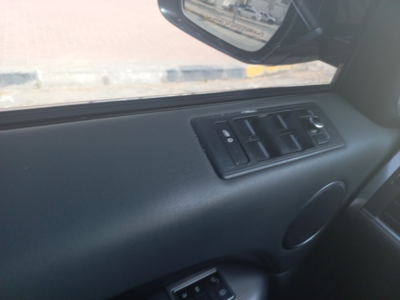 Used 2015 Range Rover Sport for sale in Al Ain